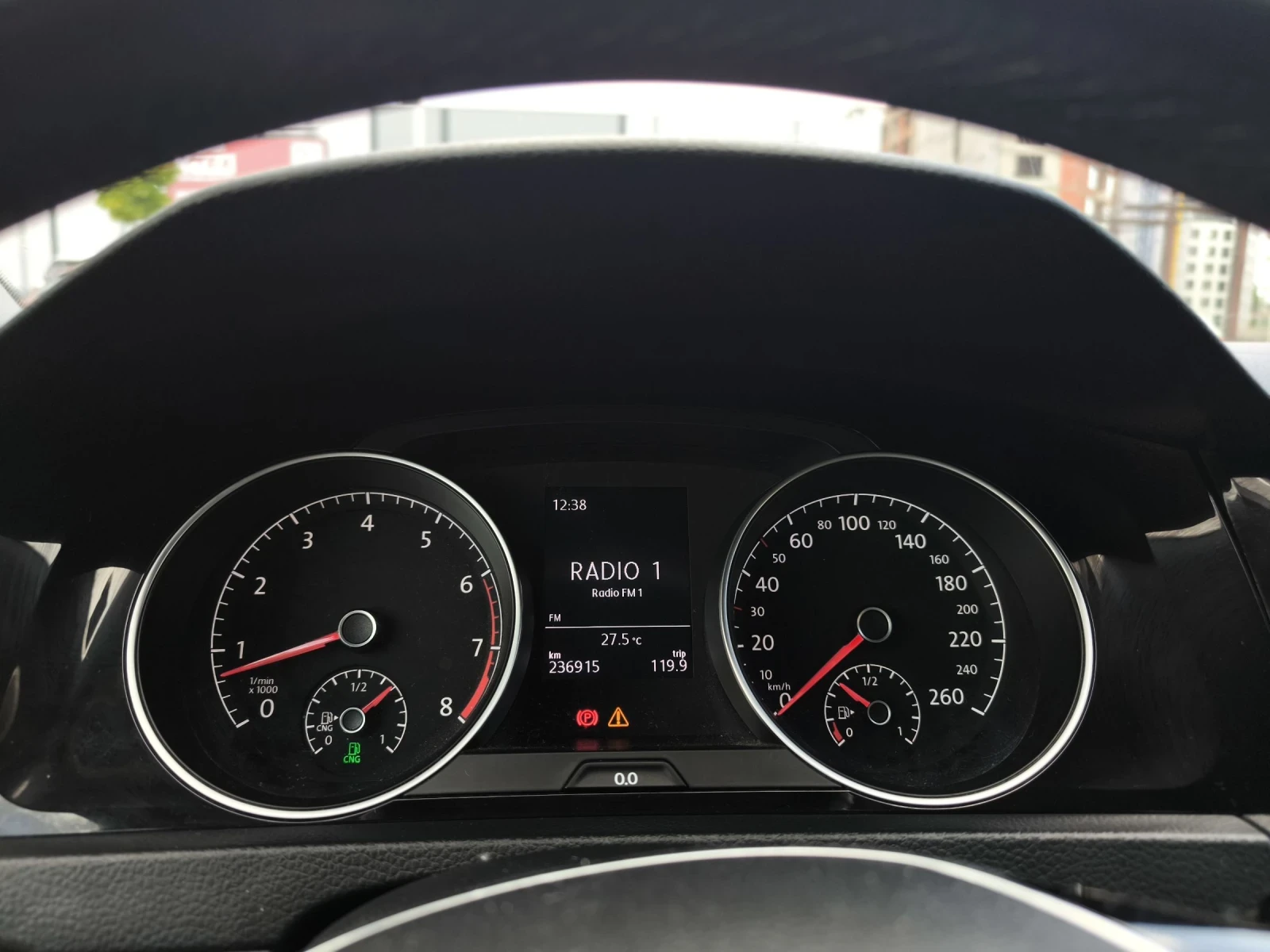 VW Golf 1.4 TGI, снимка 9 - Автомобили и джипове - 54866898