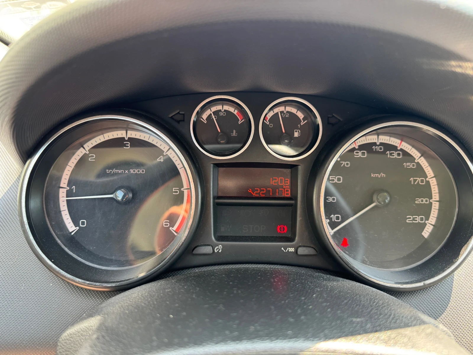 Peugeot 308, снимка 8 - Автомобили и джипове - 54936681