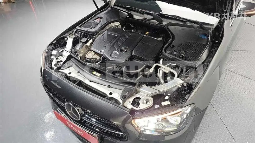 Mercedes-Benz E 220 ПОДГРЕВИ * ПАНО * KEYLESS * АВТОКРЕДИТ , снимка 6 - Автомобили и джипове - 55032591