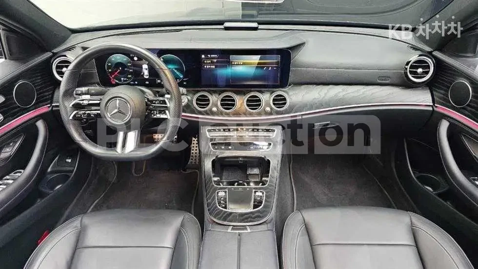 Mercedes-Benz E 220 ПОДГРЕВИ * ПАНО * KEYLESS * АВТОКРЕДИТ , снимка 14 - Автомобили и джипове - 55032591