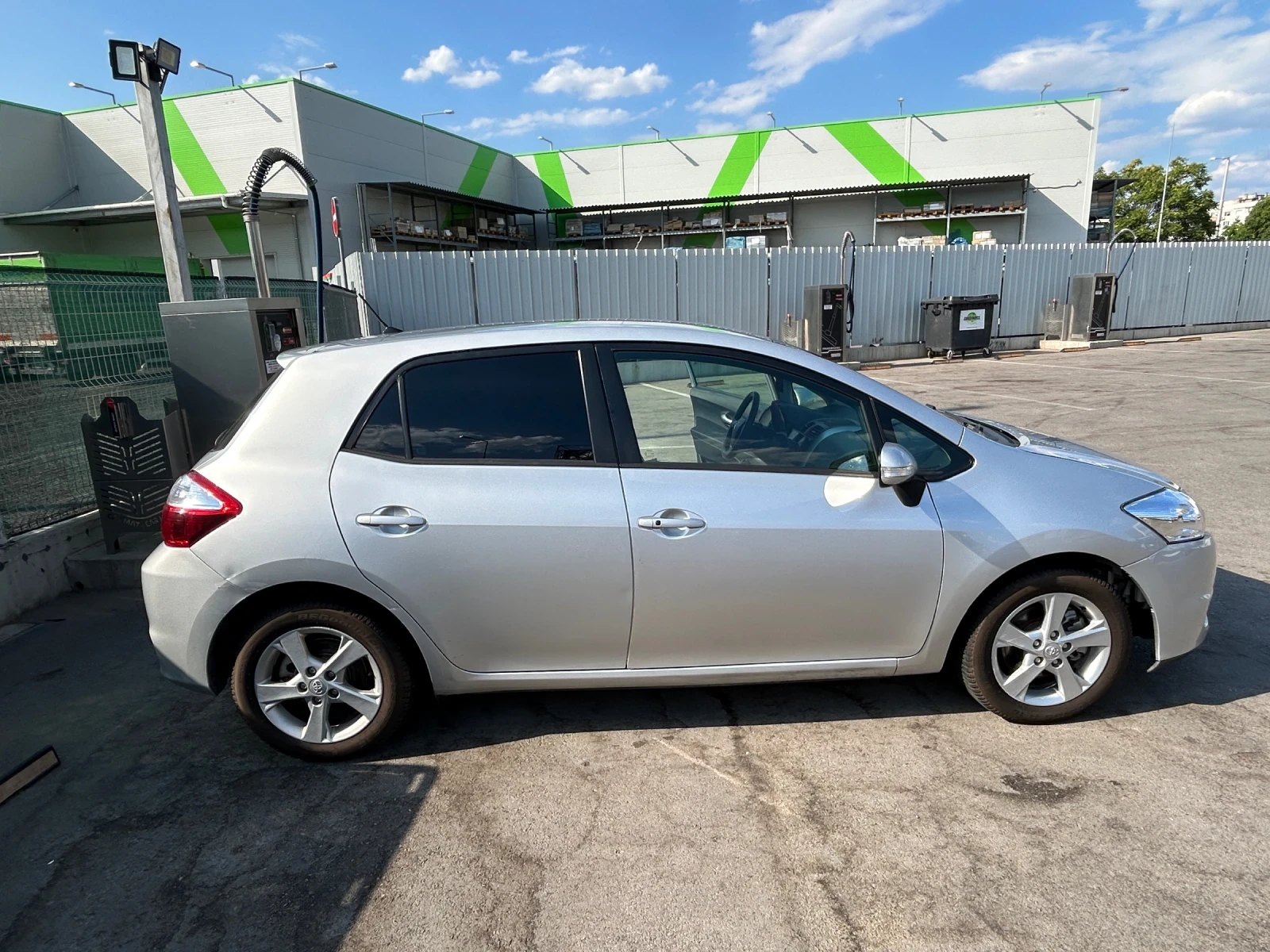 Toyota Auris, снимка 2 - Автомобили и джипове - 55036661