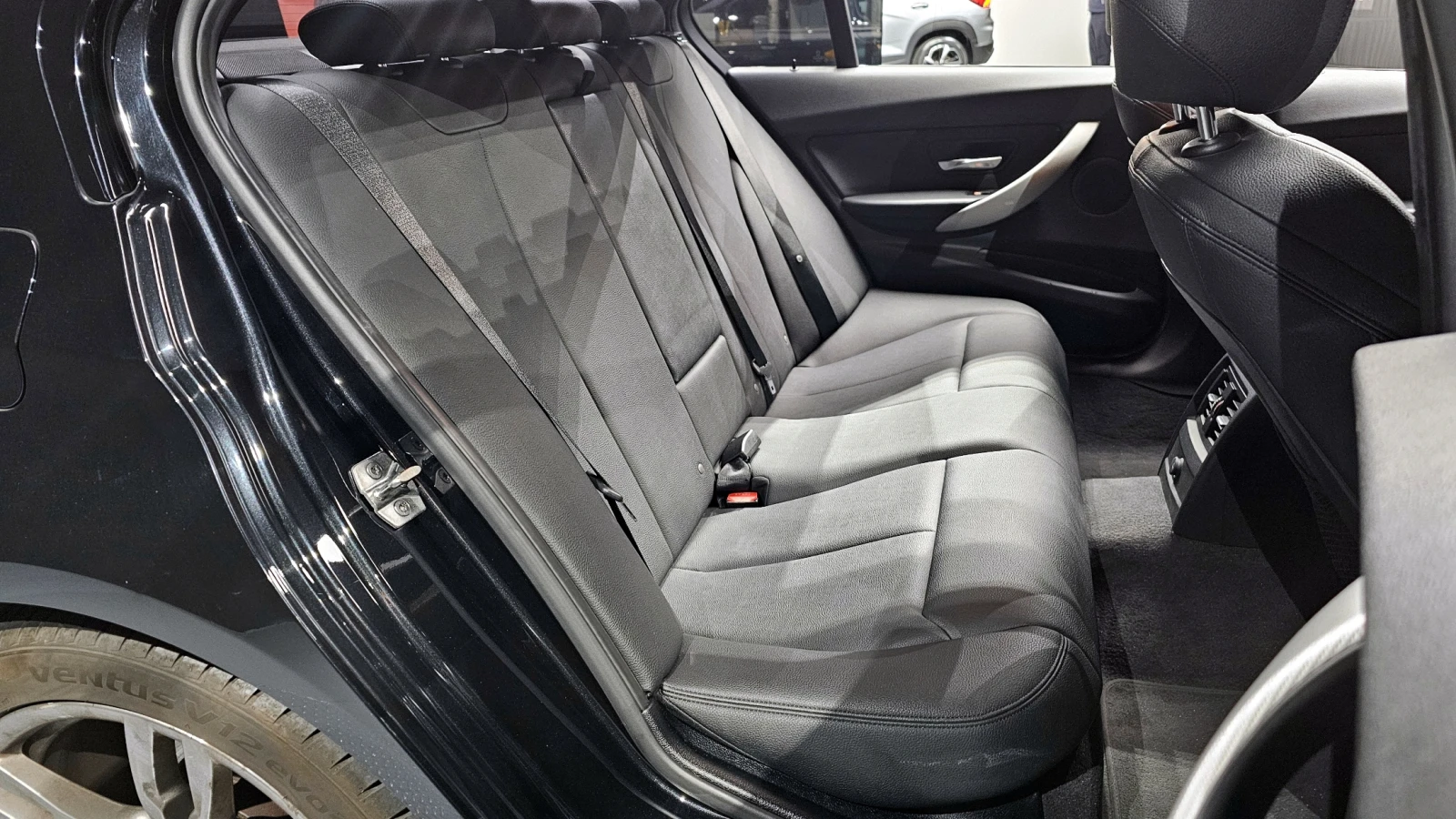 BMW 320 M PERFORMANCE EDITION* HUD* КРАЙНА ЦЕНА, снимка 16 - Автомобили и джипове - 55162857