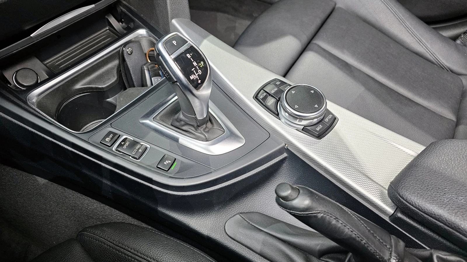 BMW 320 M PERFORMANCE EDITION* HUD* КРАЙНА ЦЕНА, снимка 13 - Автомобили и джипове - 55162857