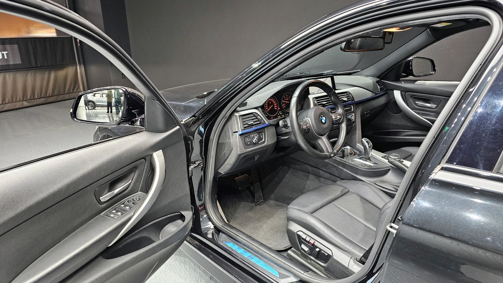 BMW 320 M PERFORMANCE EDITION* HUD* КРАЙНА ЦЕНА, снимка 8 - Автомобили и джипове - 55162857