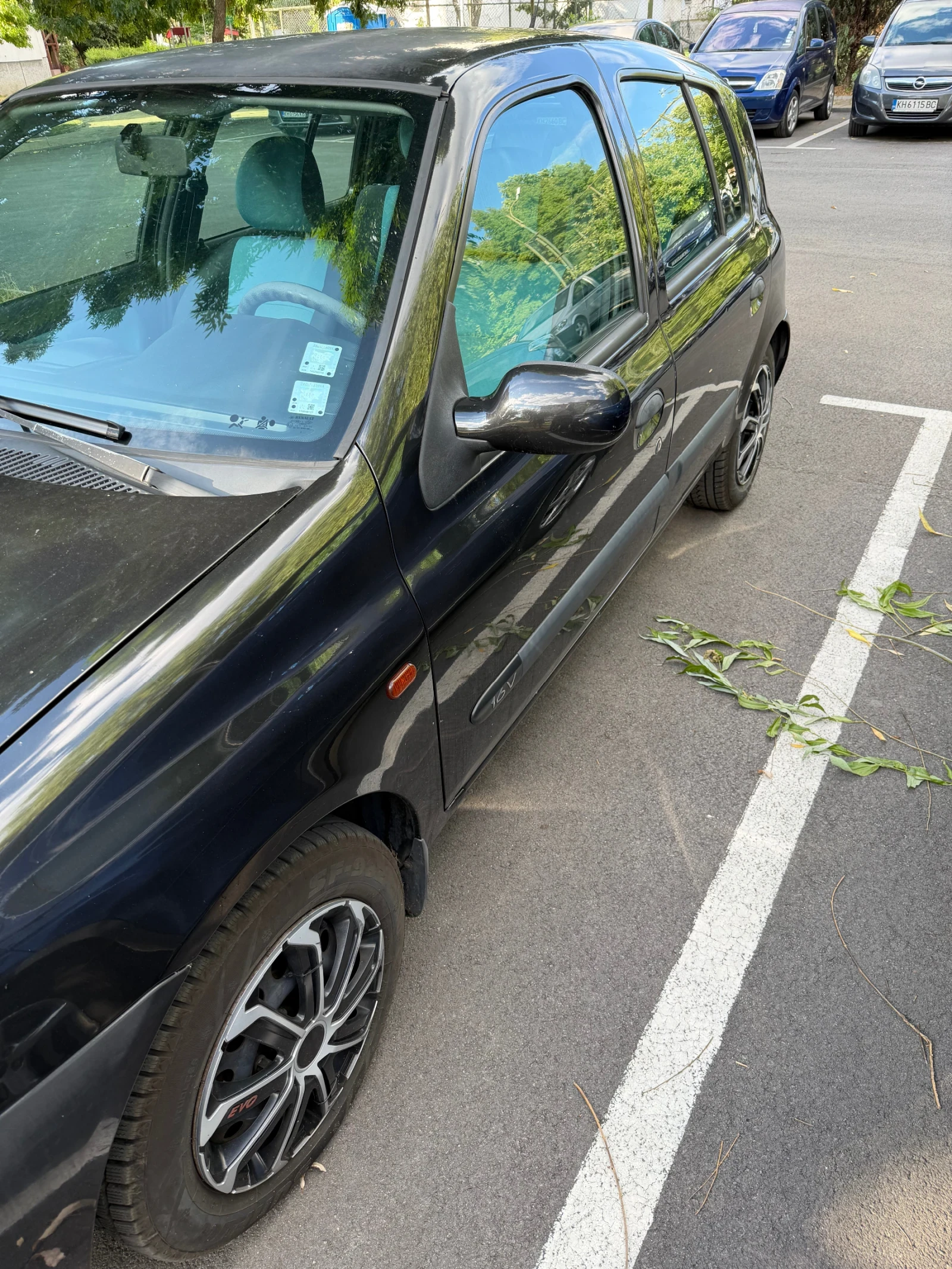 Renault Clio 1.2 бензин 16V, снимка 3 - Автомобили и джипове - 55417716