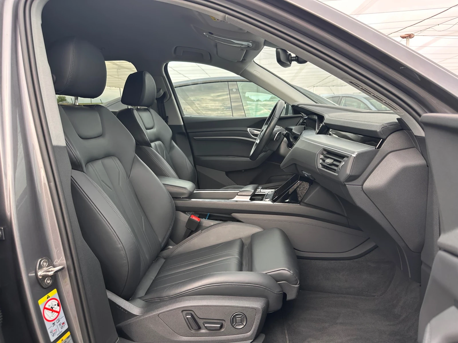Audi E-Tron 55  408ks 95 kw, снимка 11 - Автомобили и джипове - 55579075