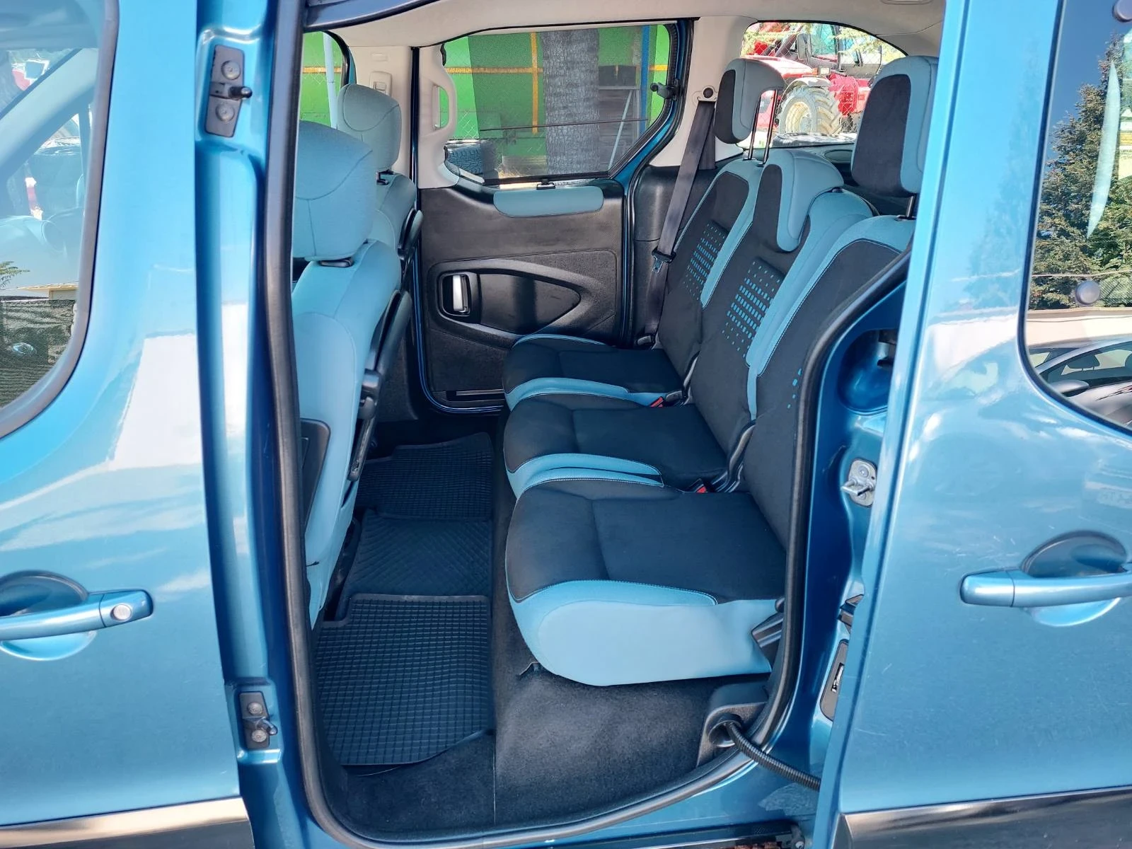 Citroen Berlingo 1.6hdi, Мултиспейс, снимка 5 - Автомобили и джипове - 55740573