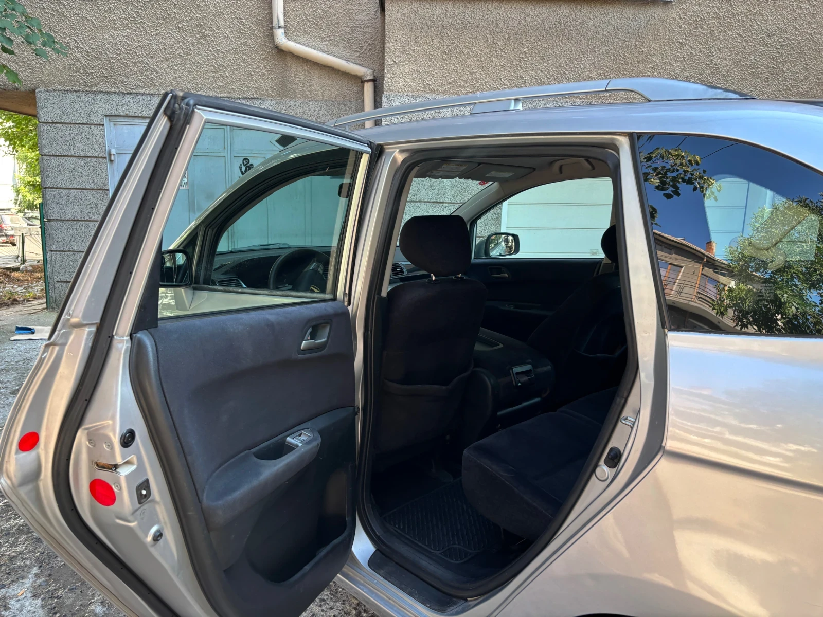 Honda Fr-v, снимка 9 - Автомобили и джипове - 55931340