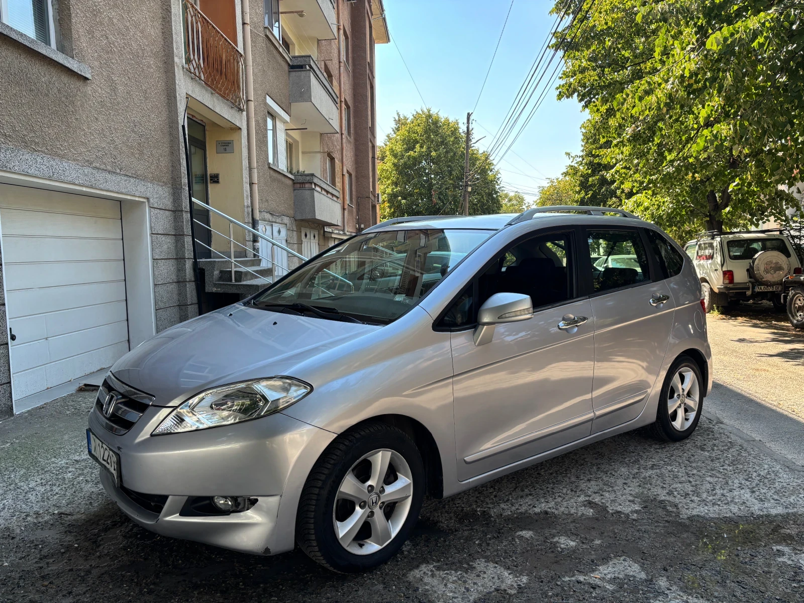 Honda Fr-v, снимка 2 - Автомобили и джипове - 55931340