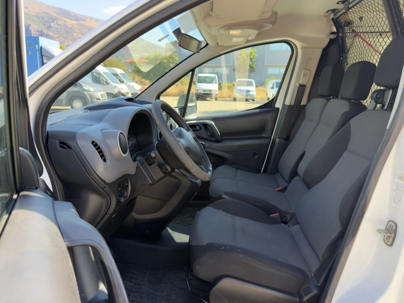 Citroen Berlingo 1.6HDI/ Климатик/ Euro6, снимка 15 - Автомобили и джипове - 56177863