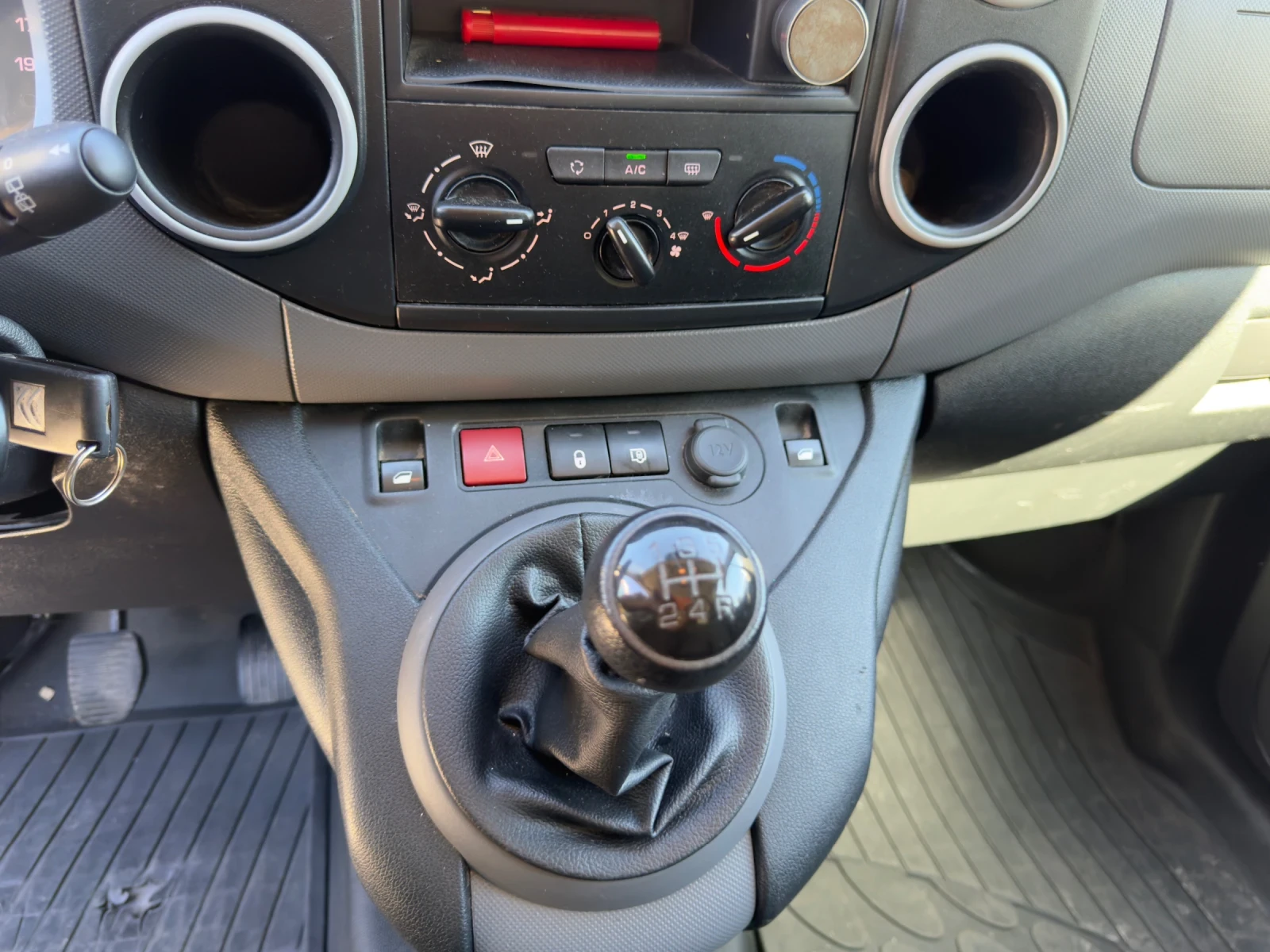Citroen Berlingo 1.6HDI/ Климатик/ Euro6, снимка 14 - Автомобили и джипове - 56177863