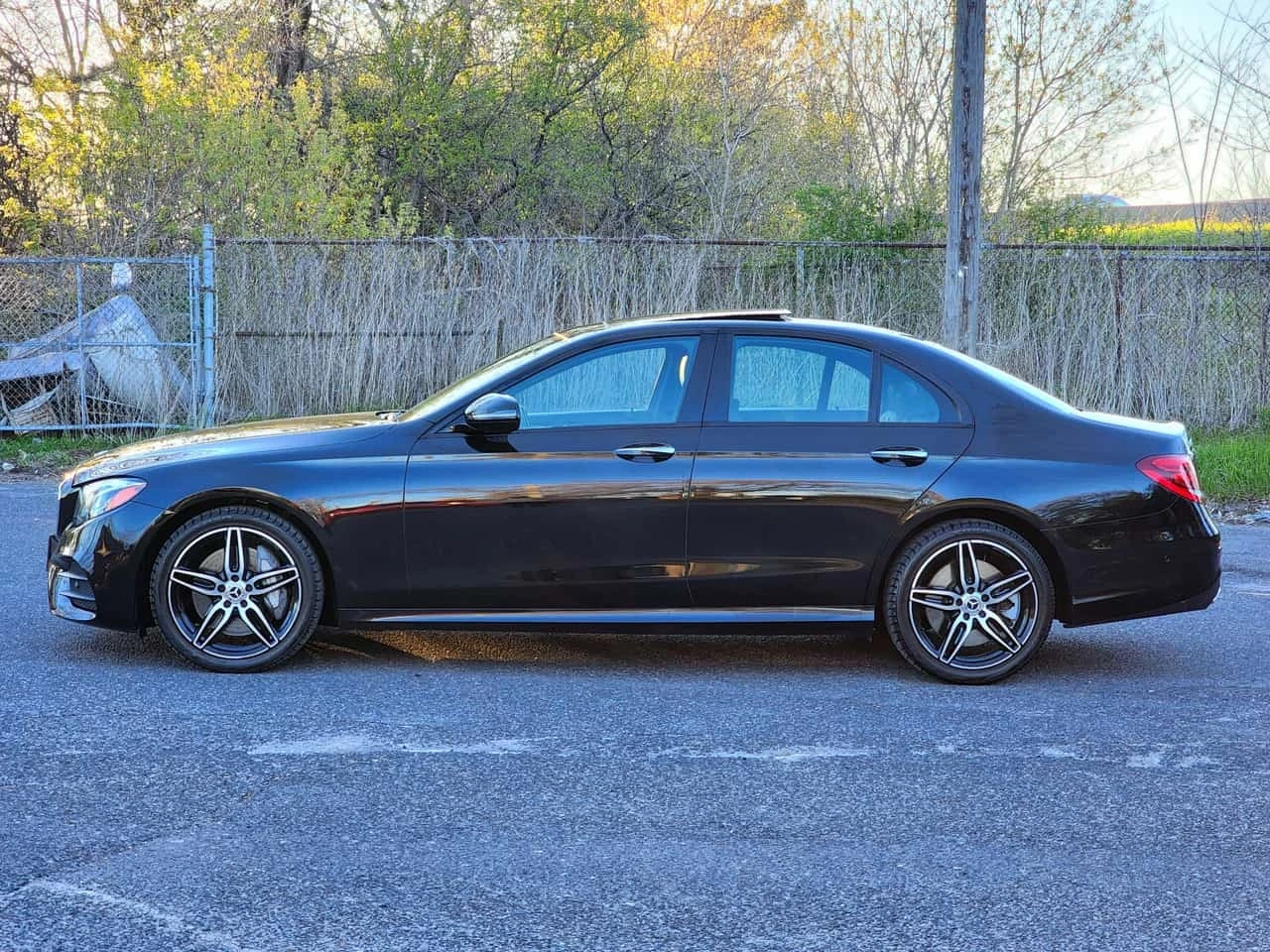 Mercedes-Benz E 450 * CARFAX * БЕЗ ПЪРВОНАЧАЛНА ВНОСКА, снимка 2 - Автомобили и джипове - 56187457