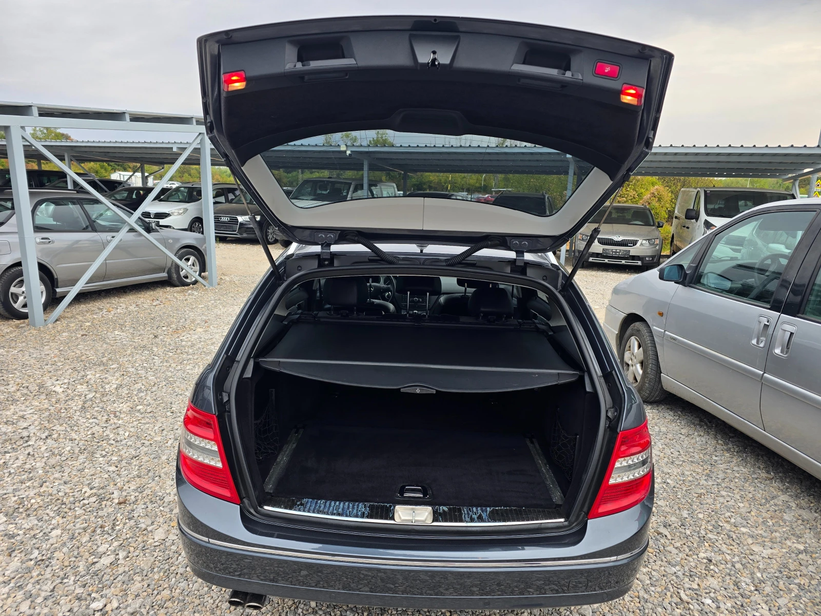 Mercedes-Benz C 220 AVANTGARDE !! АВТОМАТ !! 181000 км, снимка 15 - Автомобили и джипове - 56244457