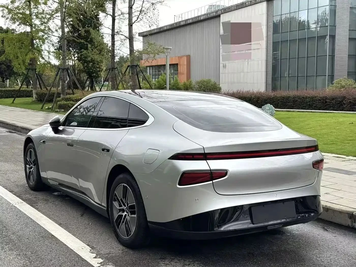 Xpeng P7, снимка 4 - Автомобили и джипове - 56686340