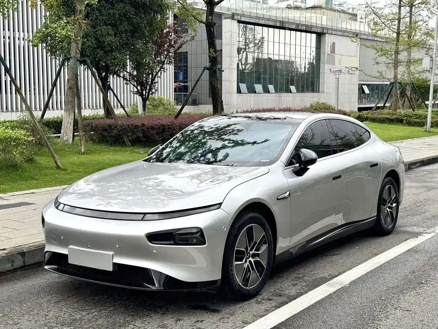 Xpeng P7, снимка 3 - Автомобили и джипове - 56686340