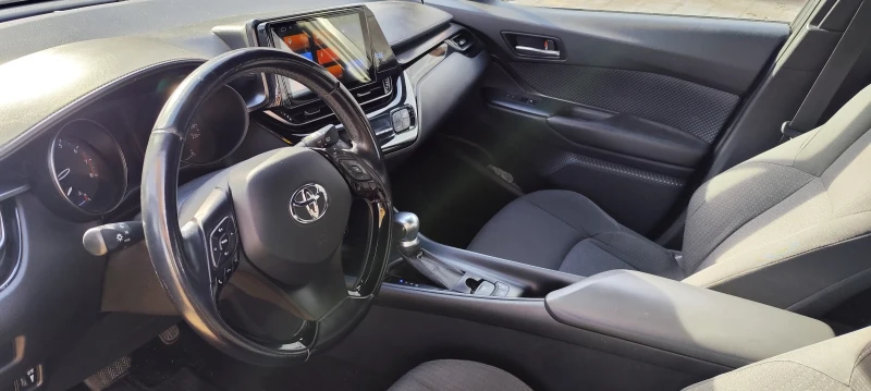 Toyota C-HR, снимка 16 - Автомобили и джипове - 52826546