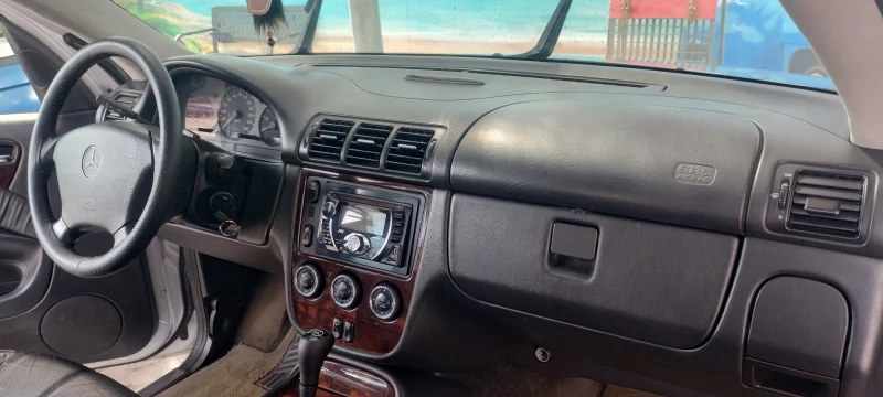 Mercedes-Benz ML 270, снимка 3 - Автомобили и джипове - 53043681