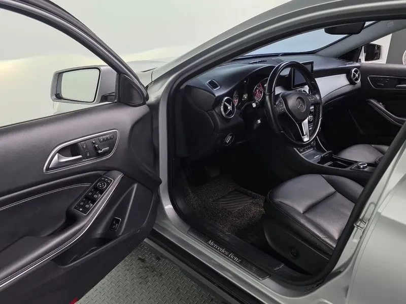 Mercedes-Benz GLA 200 Cdi 4Matic, снимка 11 - Автомобили и джипове - 55102924