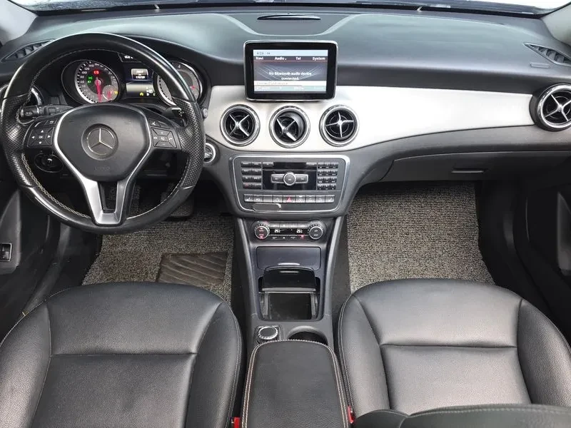 Mercedes-Benz GLA 200 Cdi 4Matic, снимка 7 - Автомобили и джипове - 55102924