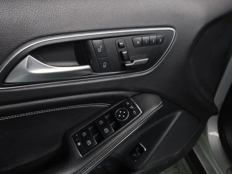 Mercedes-Benz GLA 200 Cdi 4Matic, снимка 17 - Автомобили и джипове - 55102924