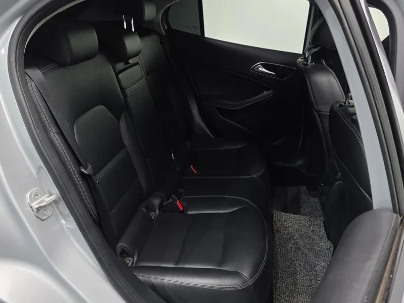 Mercedes-Benz GLA 200 Cdi 4Matic, снимка 12 - Автомобили и джипове - 55102924