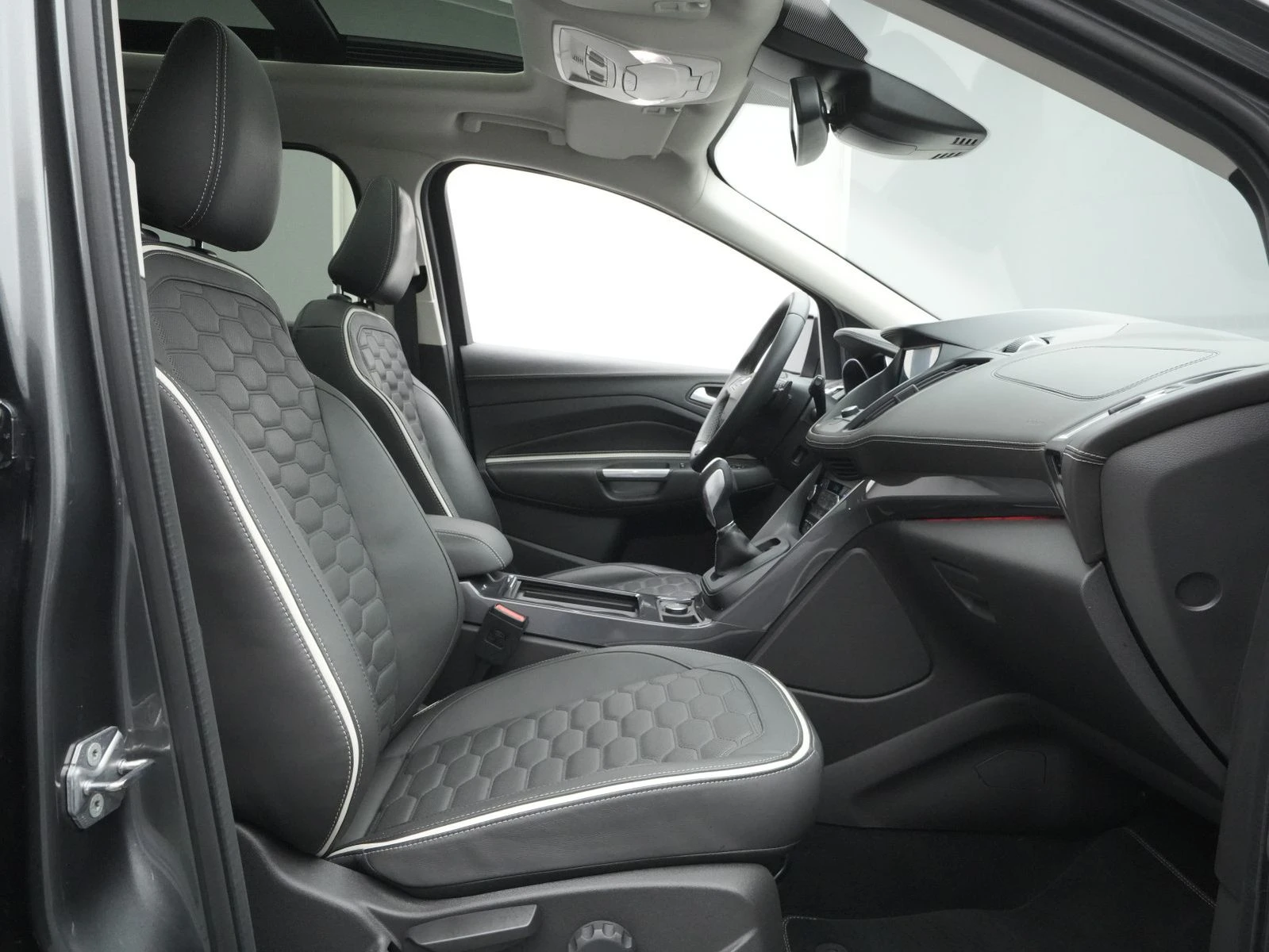 Ford Kuga 2.0 VIGNALE 4x4 TDCi DPF - изображение 6