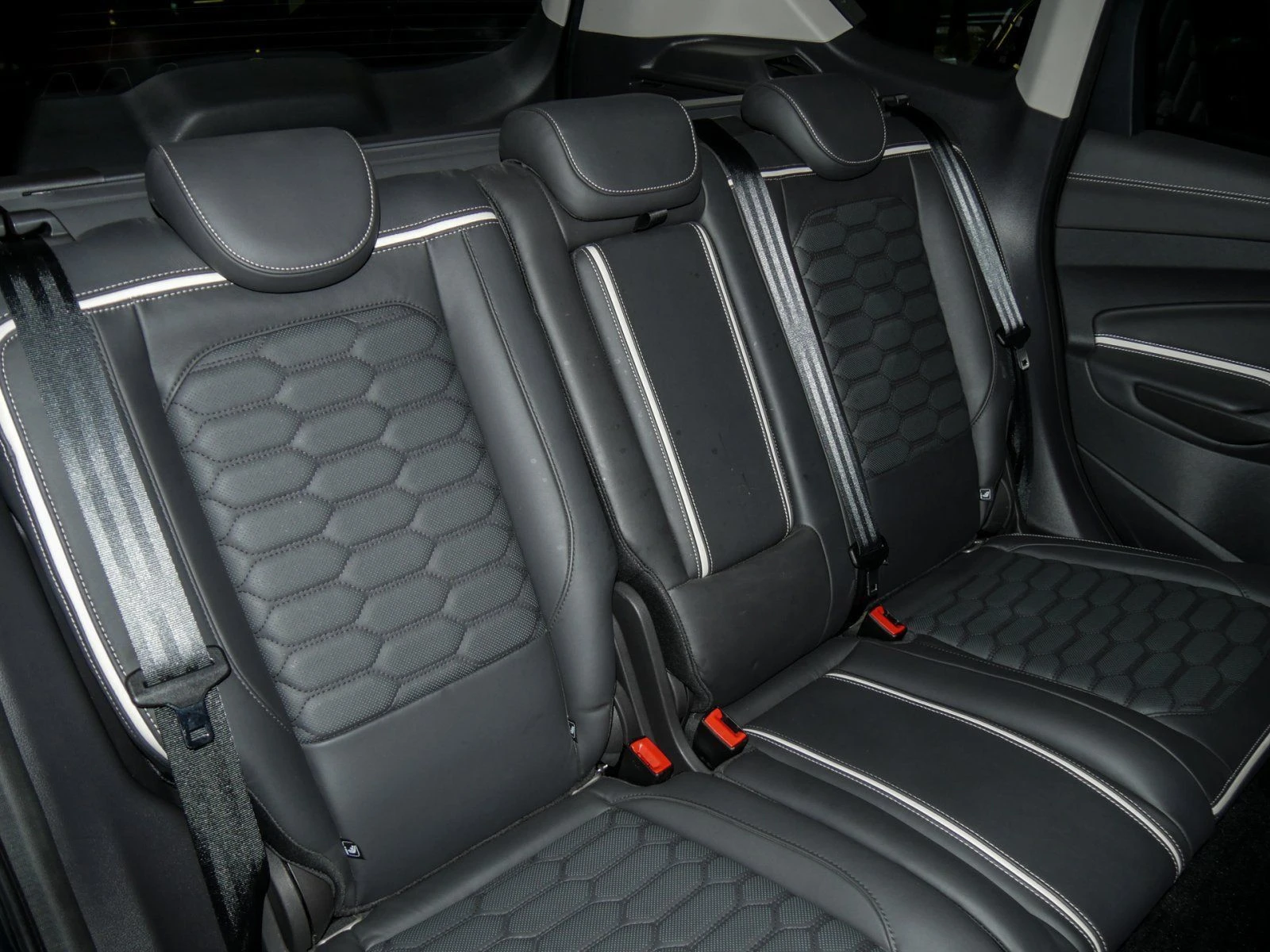 Ford Kuga 2.0 VIGNALE 4x4 TDCi DPF - изображение 10