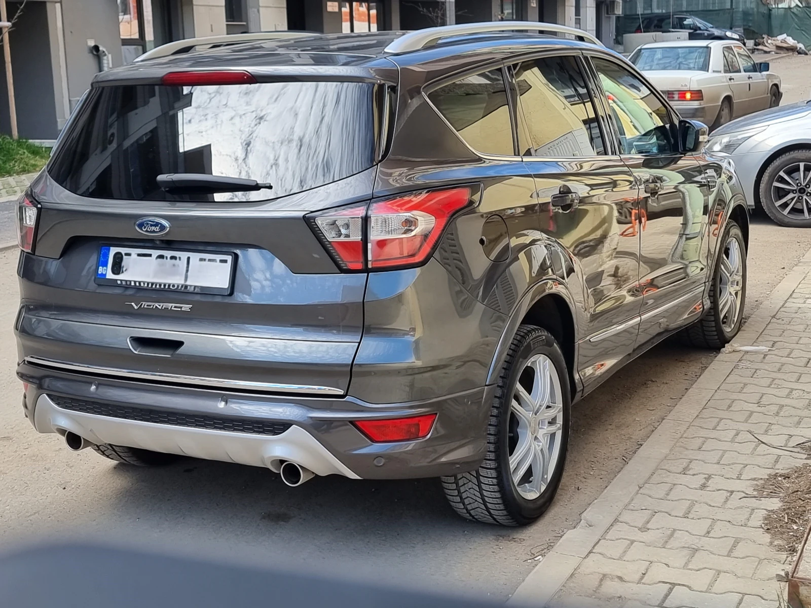 Ford Kuga 2.0 VIGNALE 4x4 TDCi DPF - изображение 3