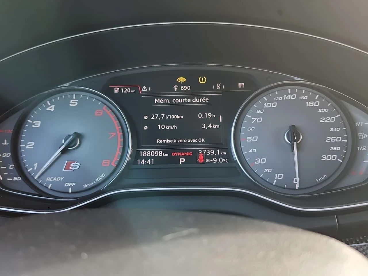 Audi SQ5  PROGRESSIV/Червена кожа/Панорама/Подгрев - изображение 7