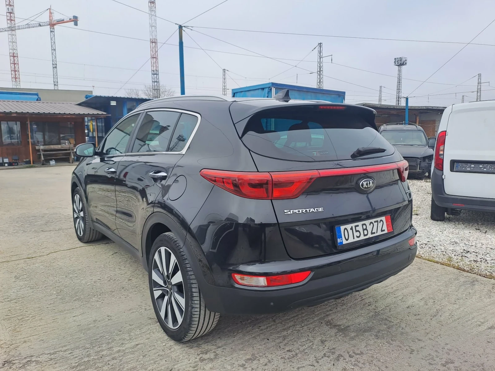 Kia Sportage, снимка 6 - Автомобили и джипове - 54012614