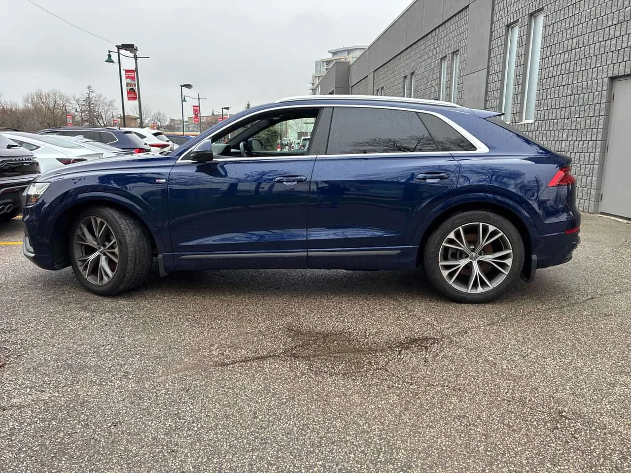 Audi Q8 | DISTRONIC | 360 | ОБДУХВАНЕ | ПАНОРАМА | , снимка 2 - Автомобили и джипове - 54296348