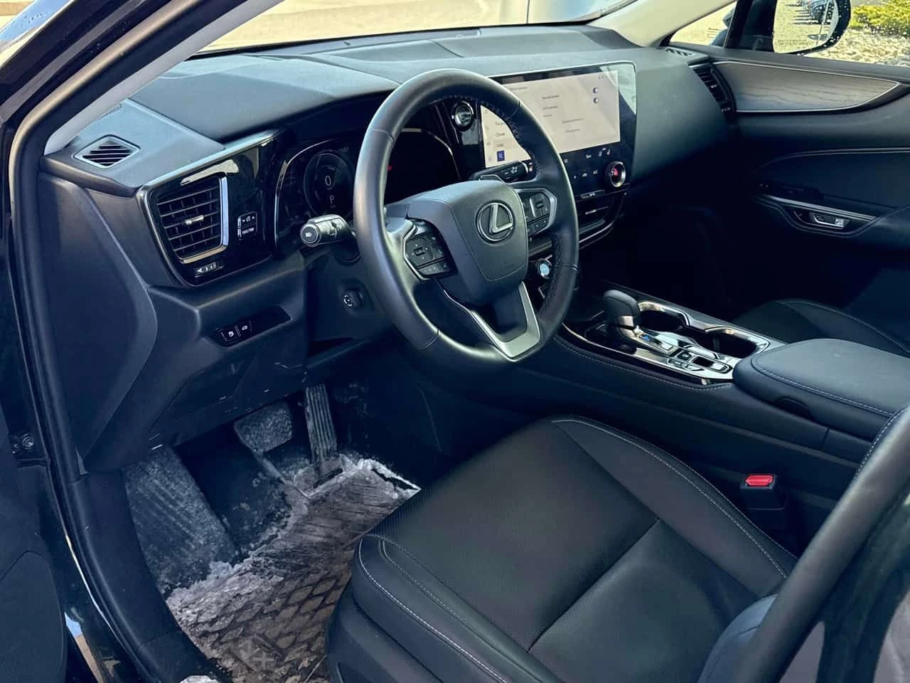 Lexus NX 350h ОБДУХВАНЕ/ПАНОРАМА/360 КАМЕРИ/ОТ ПРЕДСТАВИТЕЛСТВО, снимка 7 - Автомобили и джипове - 54358506
