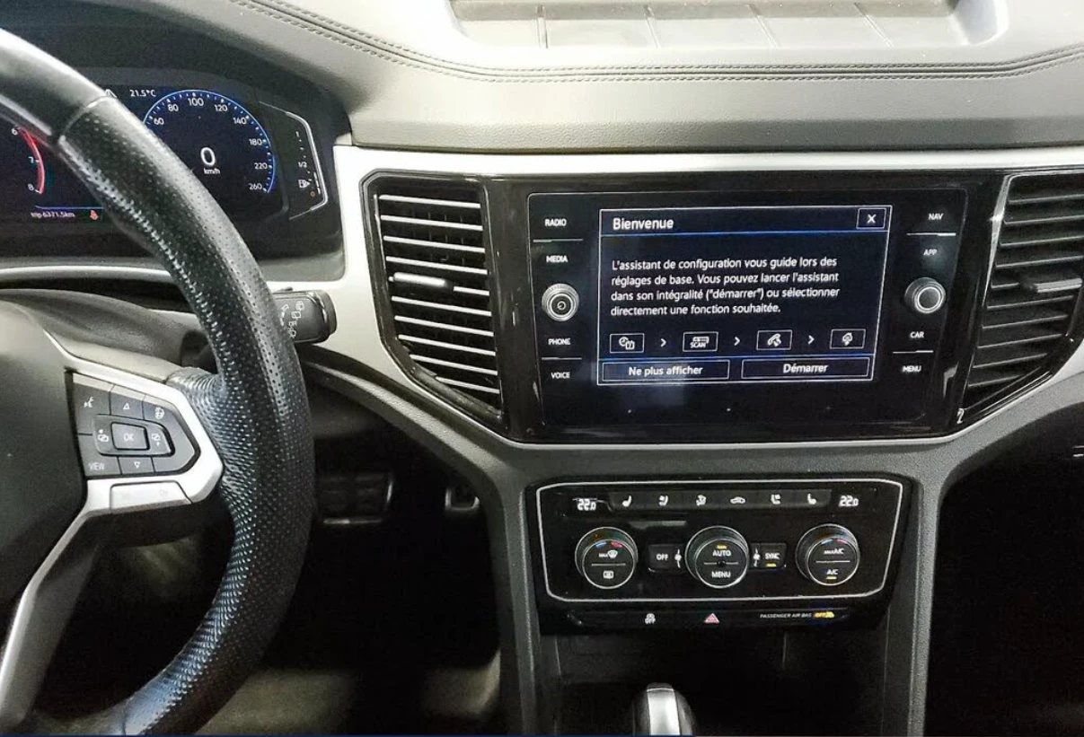 VW Atlas  R-Line* 4Motion* PREMIUM* Камера* Асистенти* УНИК, снимка 13 - Автомобили и джипове - 55204318