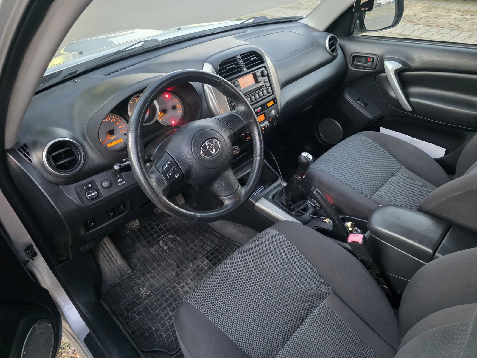 Toyota Rav4 2.0D4D, снимка 6 - Автомобили и джипове - 56023766