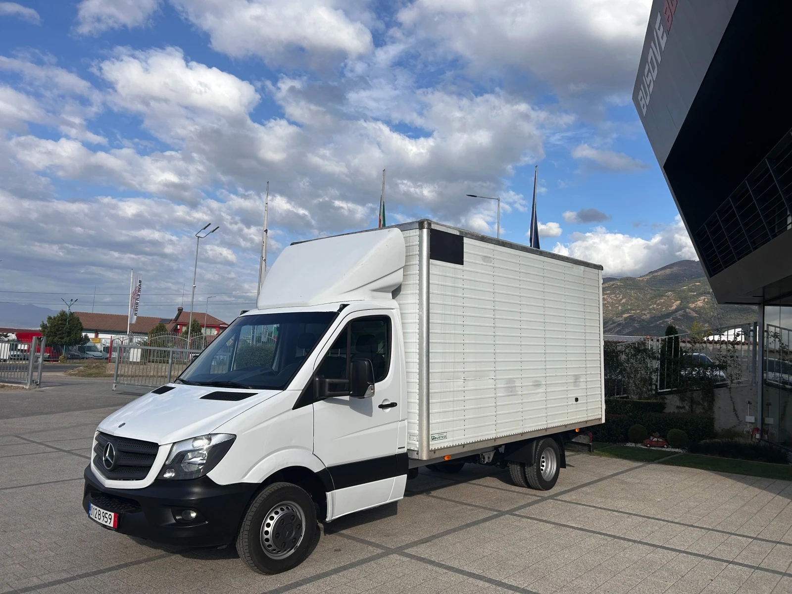 Mercedes-Benz Sprinter 519 CDI до 3, 5т 4, 26м. Клима EURO 6 - изображение 2