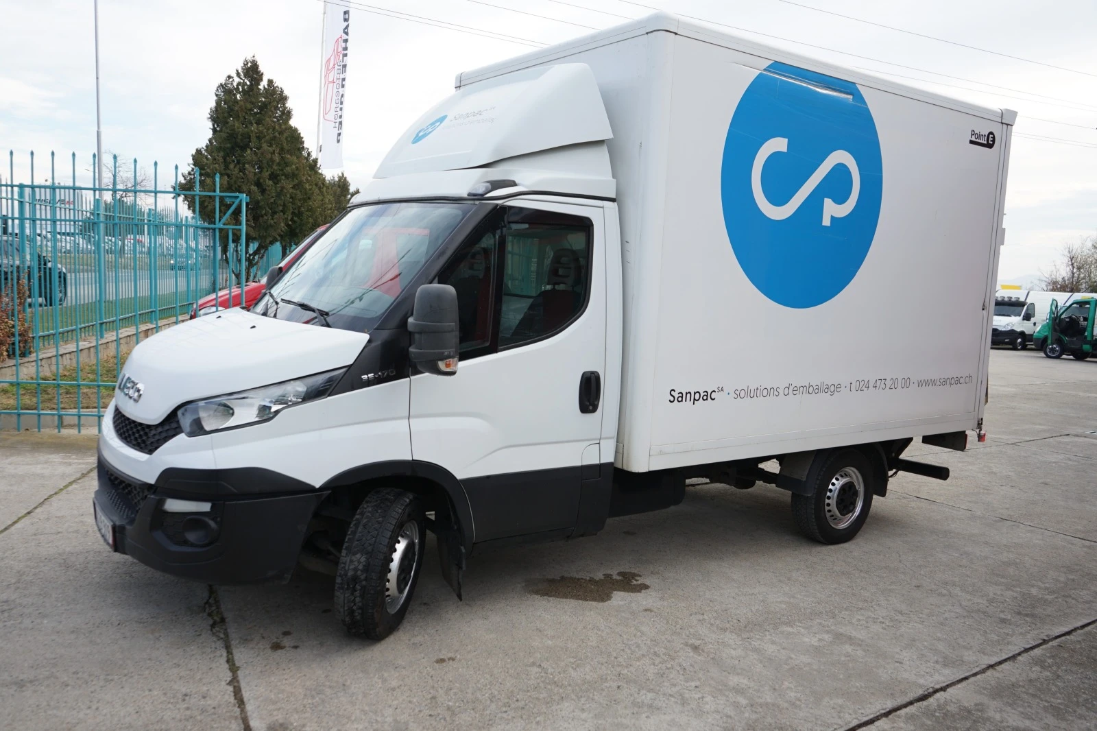 Iveco Daily 3.0HPI* 35-17* Климатик* Падащ борд - изображение 3