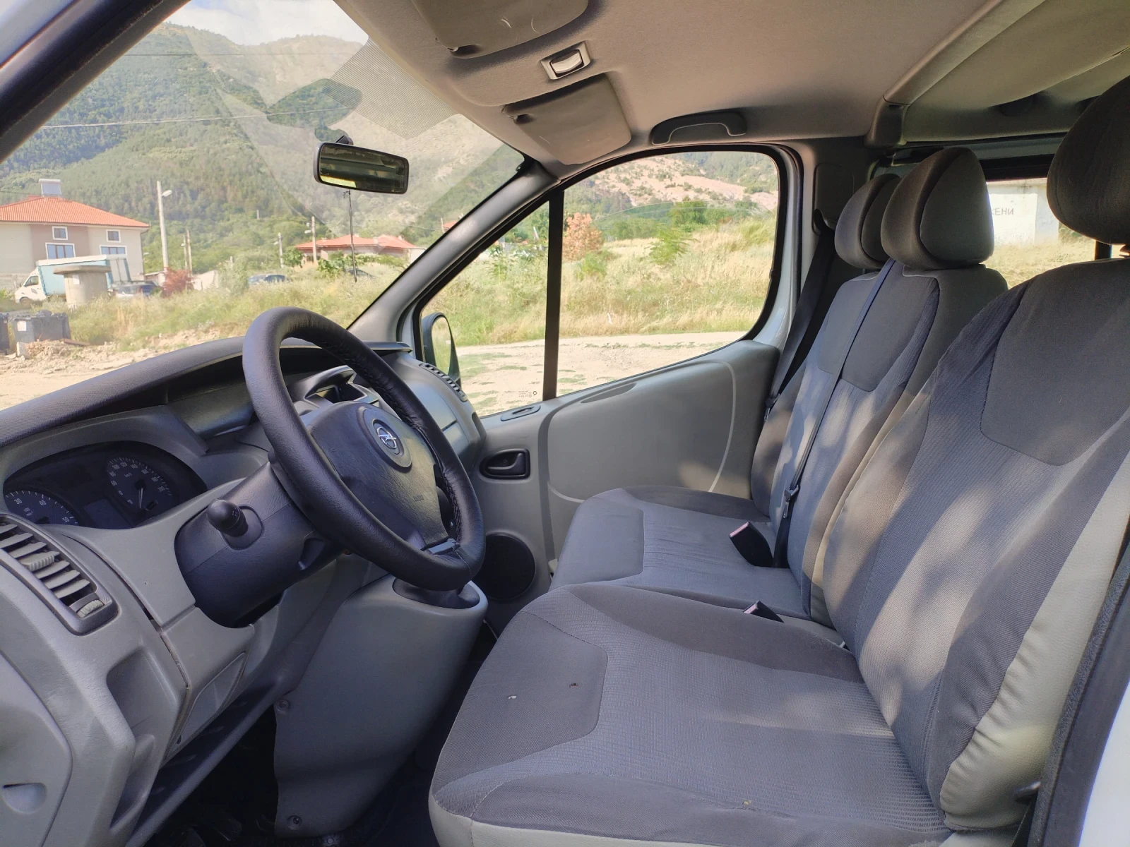 Opel Vivaro 2.0 CDTI 90Hp Face 8+ 1 2-ен Климатик , снимка 14 - Бусове и автобуси - 55182718