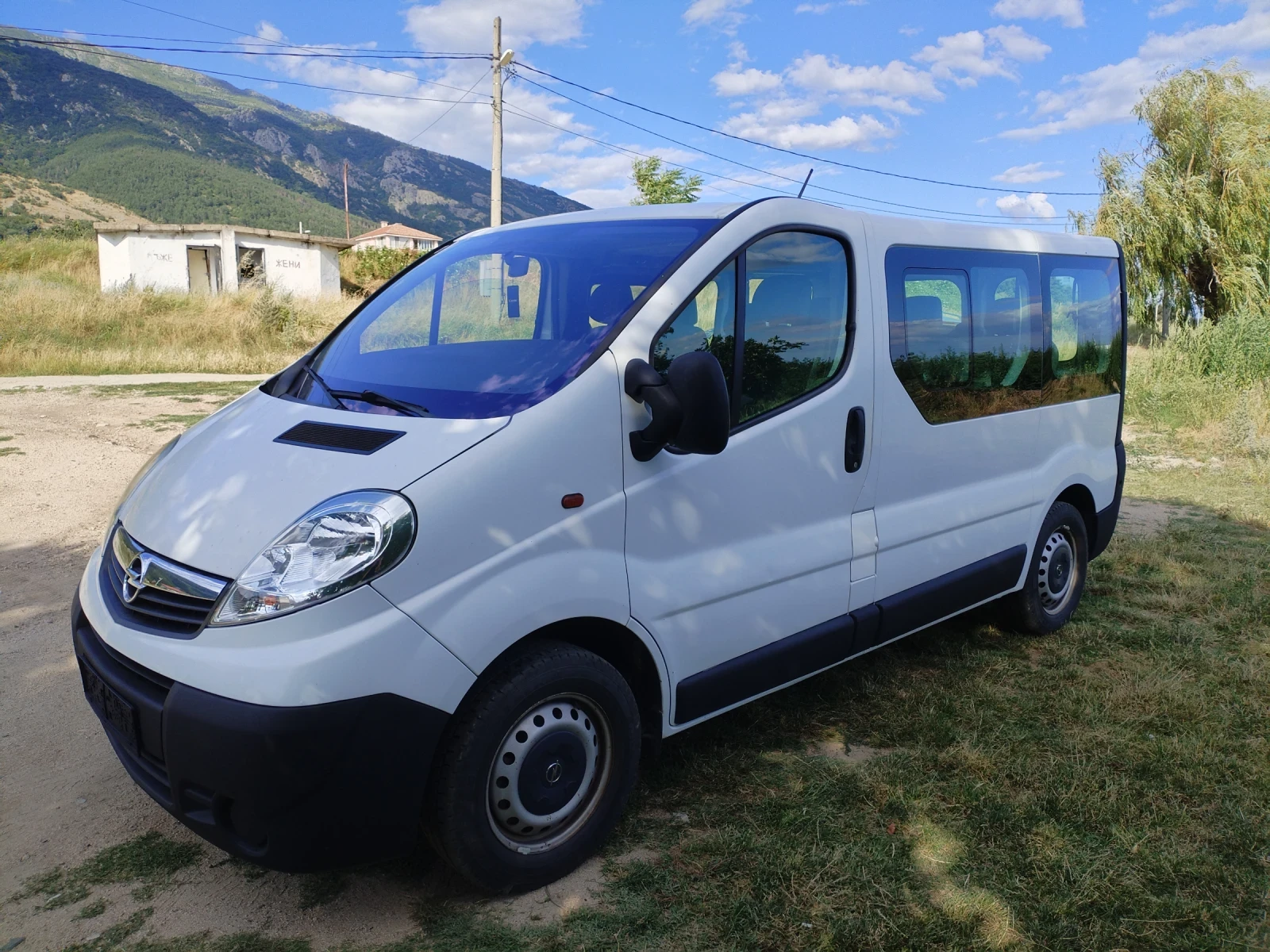 Opel Vivaro 2.0 CDTI 90Hp Face 8+ 1 2-ен Климатик , снимка 2 - Бусове и автобуси - 55182718