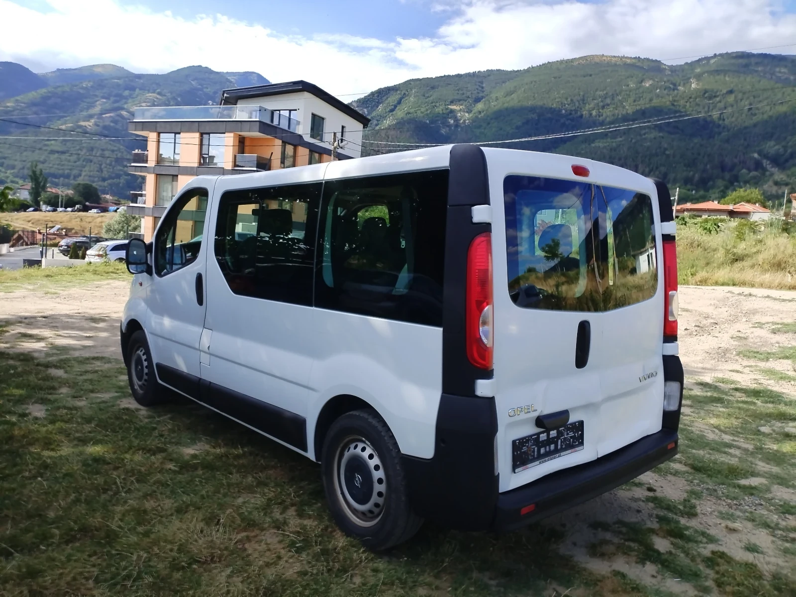 Opel Vivaro 2.0 CDTI 90Hp Face 8+ 1 2-ен Климатик , снимка 7 - Бусове и автобуси - 55182718