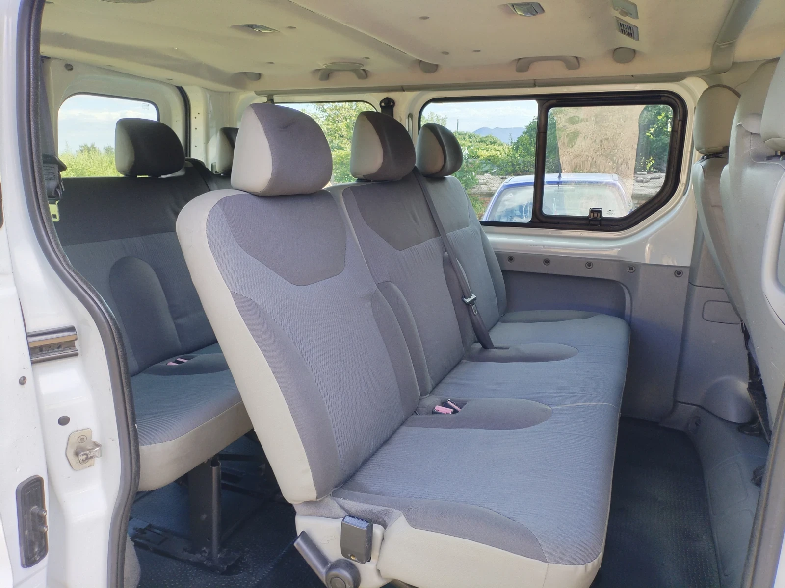 Opel Vivaro 2.0 CDTI 90Hp Face 8+ 1 2-ен Климатик , снимка 9 - Бусове и автобуси - 55182718