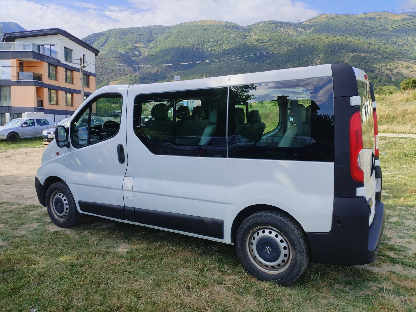 Opel Vivaro 2.0 CDTI 90Hp Face 8+ 1 2-ен Климатик , снимка 8 - Бусове и автобуси - 55182718