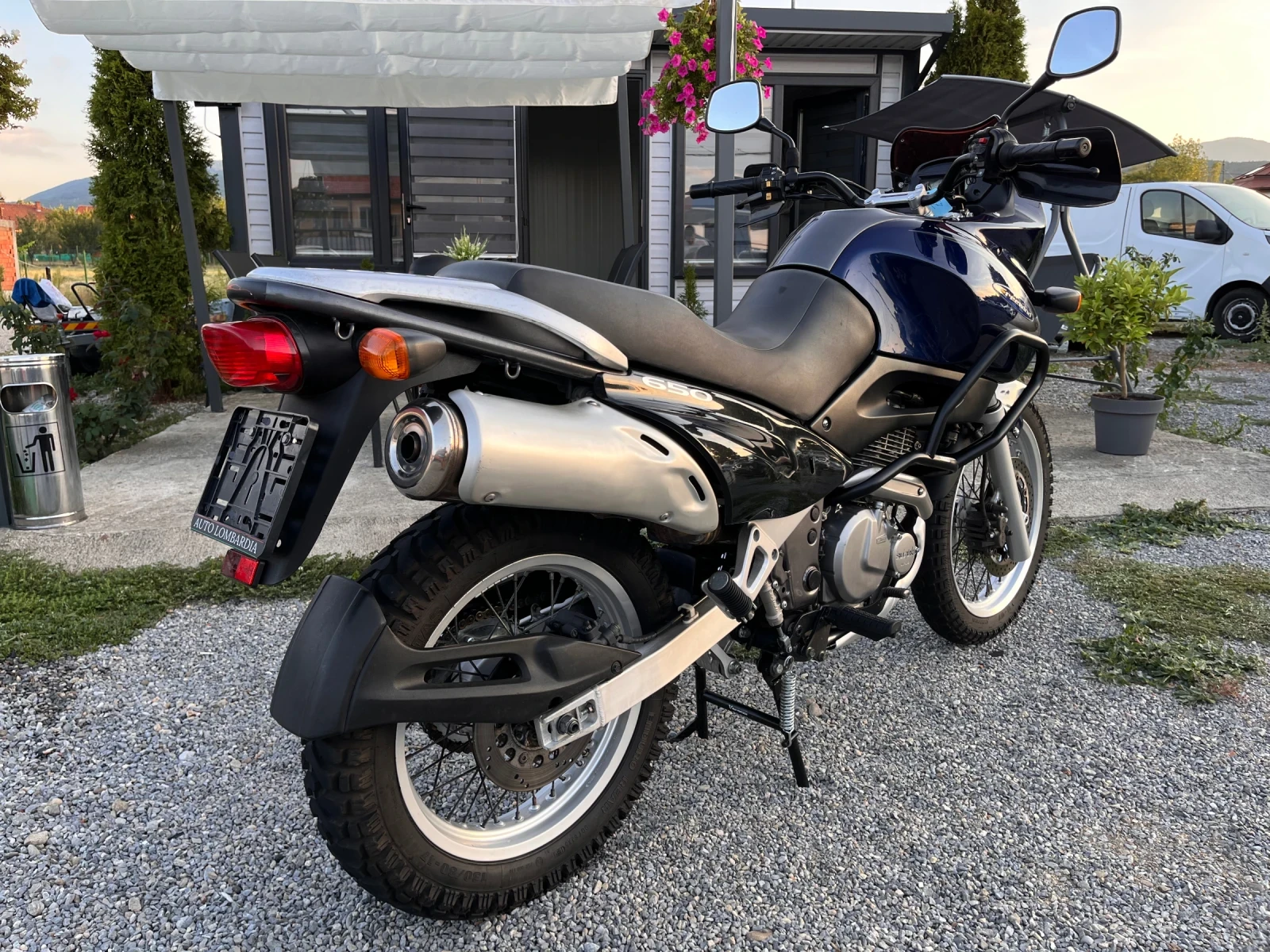 Suzuki XF 650 Freewind A2 - изображение 10