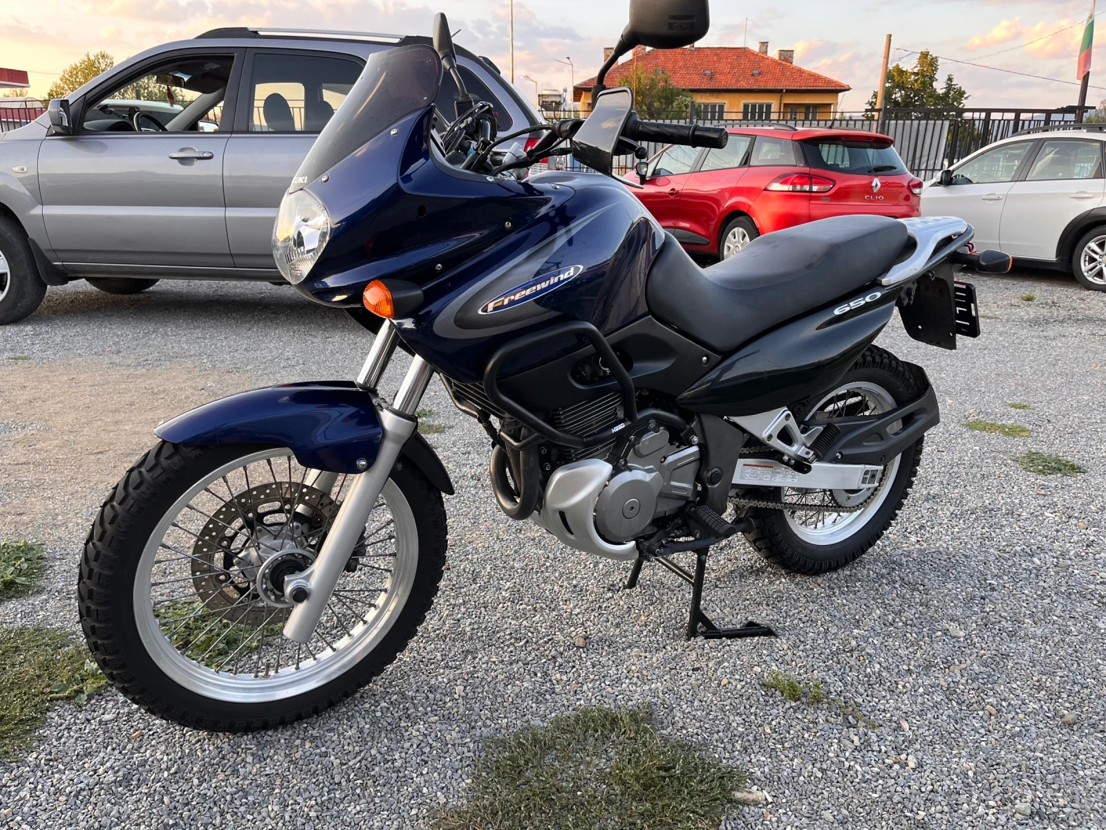 Suzuki XF 650 Freewind A2 - изображение 9