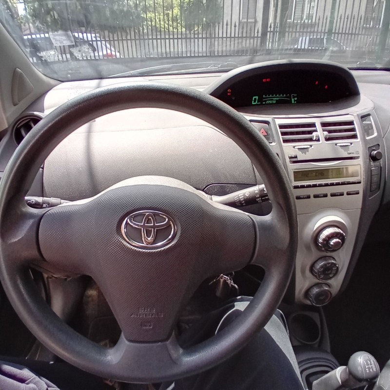 Toyota Yaris, снимка 2 - Автомобили и джипове - 46054584