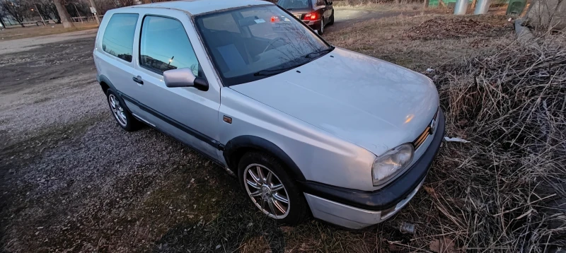 VW Golf, снимка 3 - Автомобили и джипове - 47069140