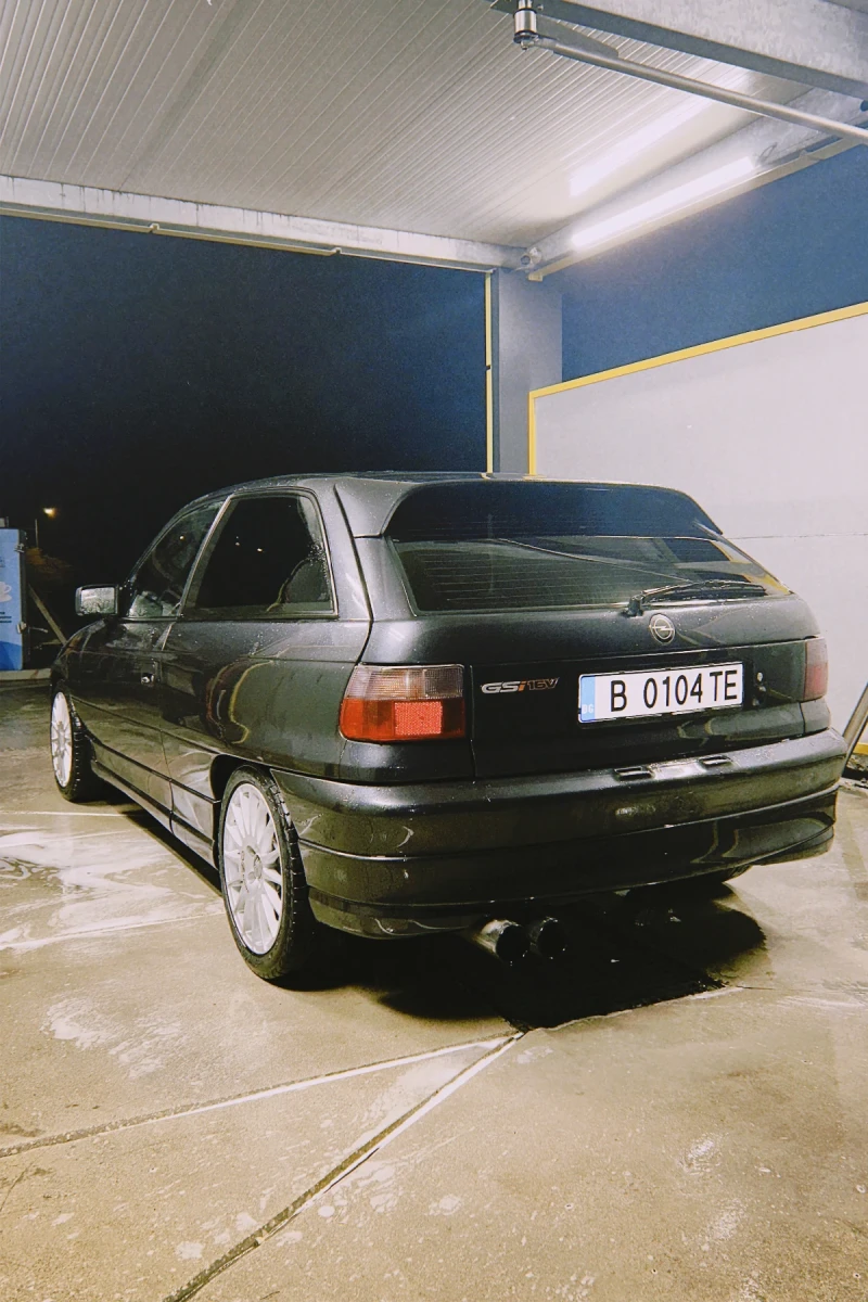 Opel Astra 2.0 GSI, снимка 2 - Автомобили и джипове - 47754933