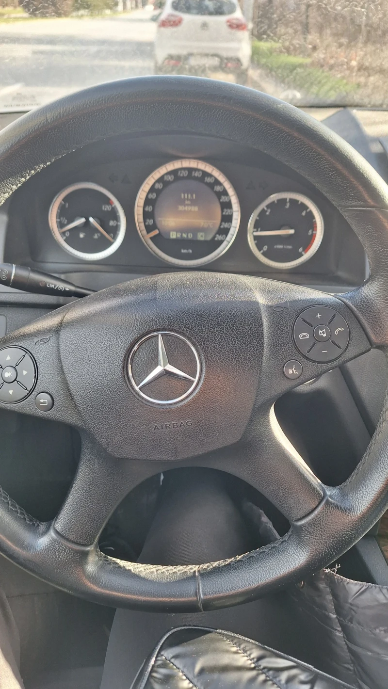 Mercedes-Benz C 220, снимка 4 - Автомобили и джипове - 48544449