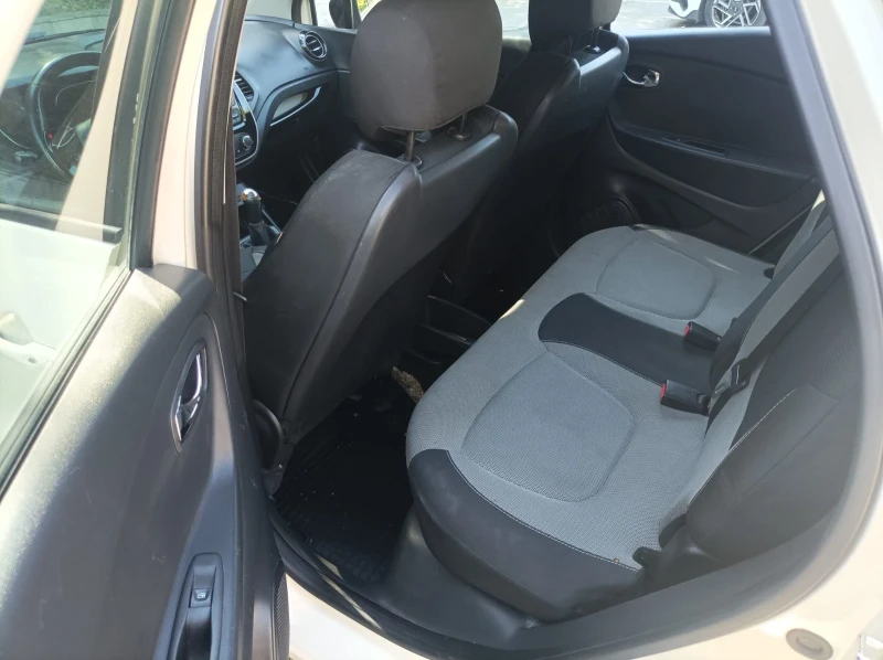Renault Captur, снимка 9 - Автомобили и джипове - 51948676