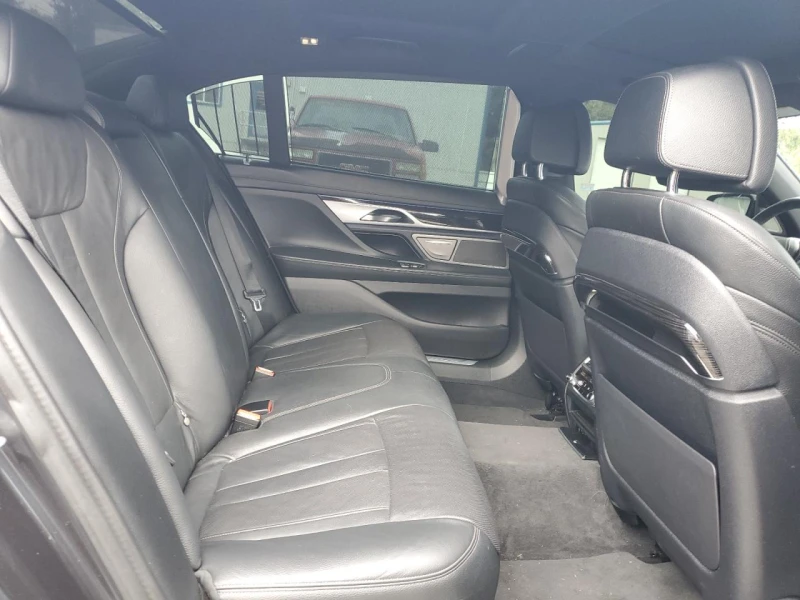 BMW 740 Li* M-PACK* HARMAN* 360* ОБДУХВАНЕ* АВТО КРЕДИТ   , снимка 10 - Автомобили и джипове - 52284881