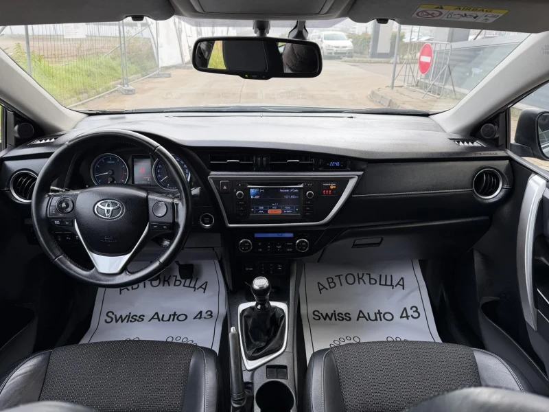 Toyota Auris 1.6i Swiss, снимка 10 - Автомобили и джипове - 52825268